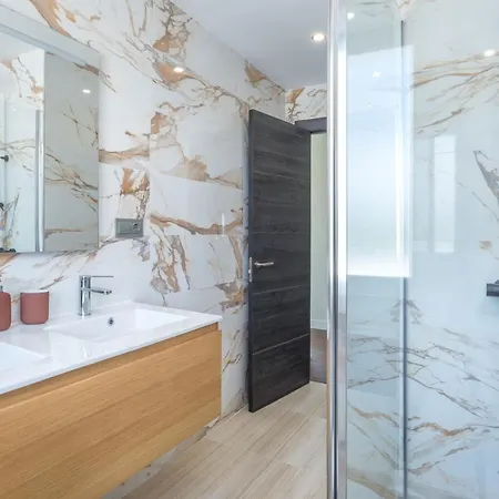 Jazz Close To Golden Mile *