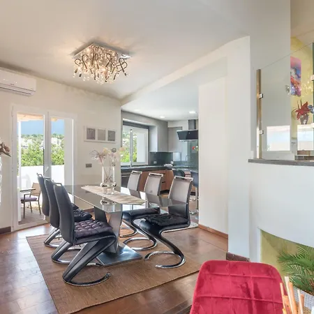 Villa Jazz Close To Golden Mile Marbella