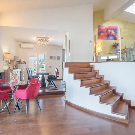 Jazz Close To Golden Mile