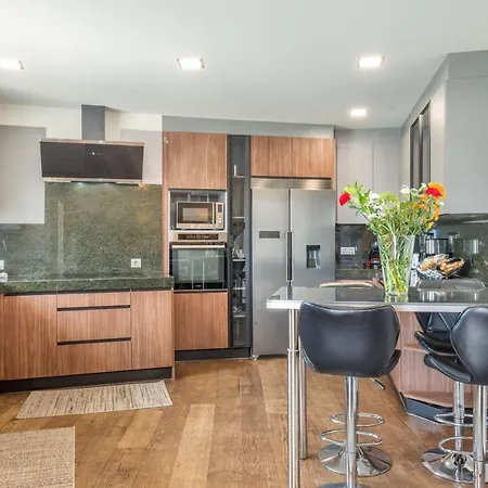 Jazz Close To Golden Mile